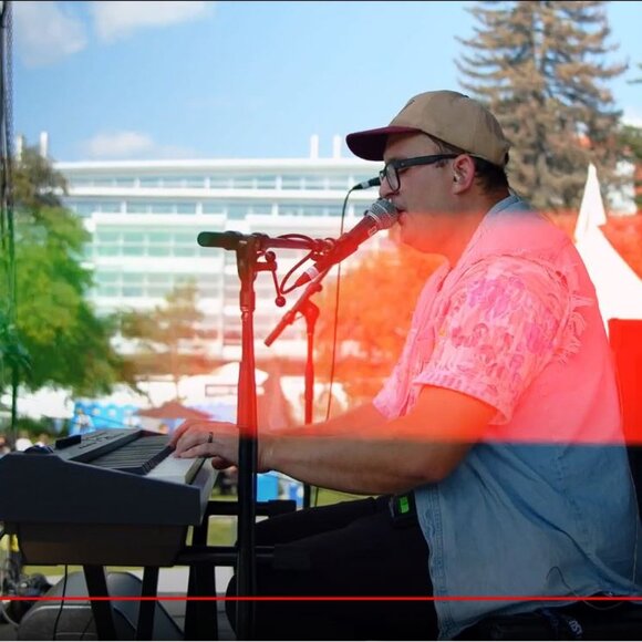 Meet your Posher, Justin - Picture 9 of 10